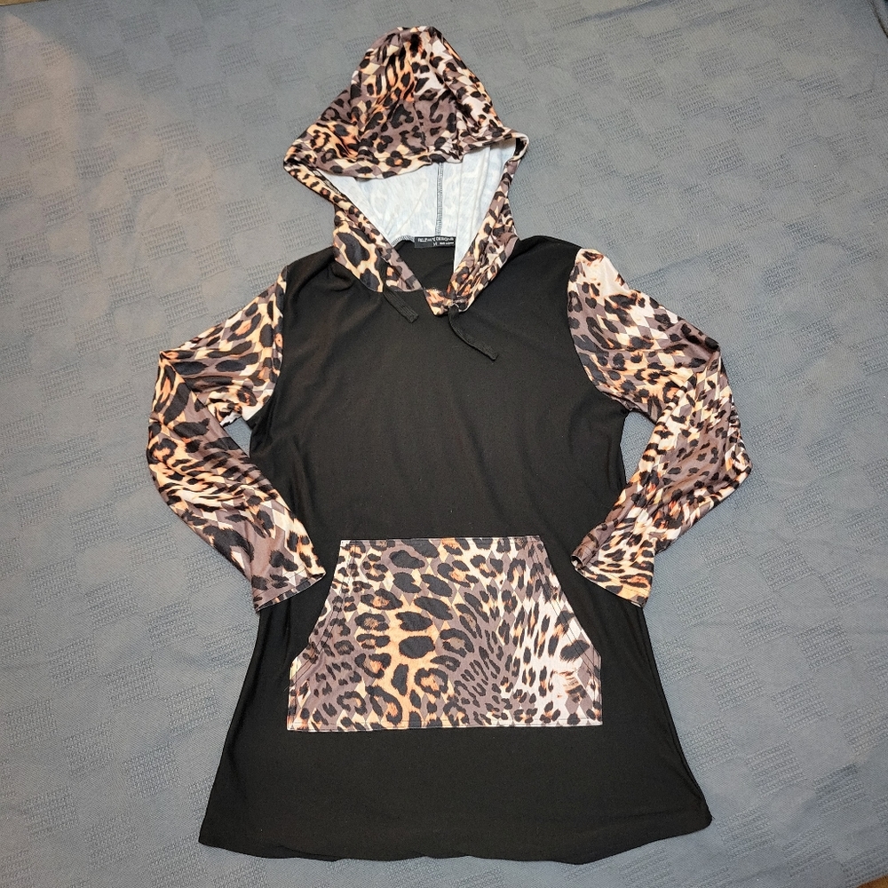 Relevate Designs Leopard Print Hoodie Women's Size Medium